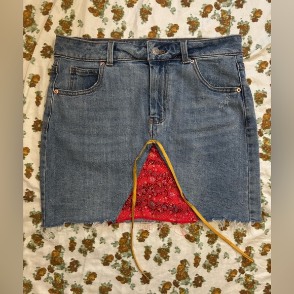 Upcycled Denim Mini Skirt and Scrunchie Size M - Picture 5 of 10